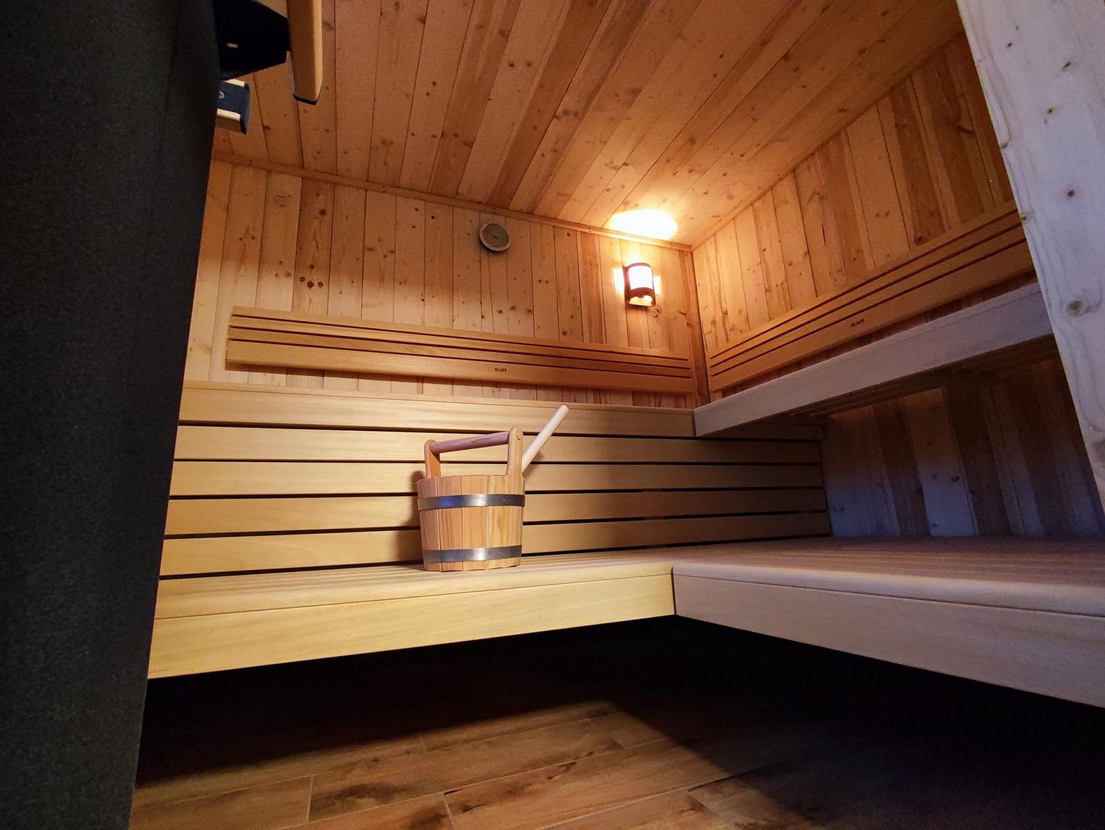 Ruhebereich an der Sauna